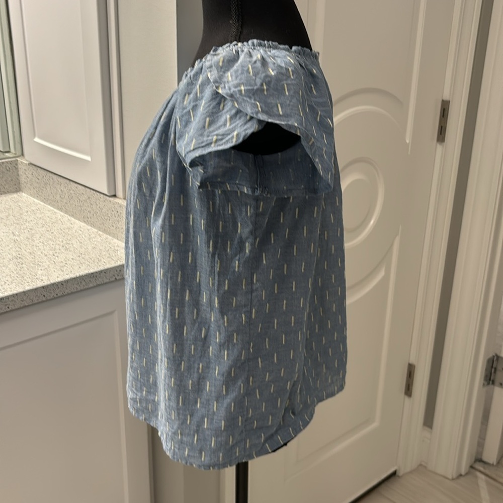 Off the shoulder or on the shoulder blouse. Light blue with cream detail. - Picture 4 of 6